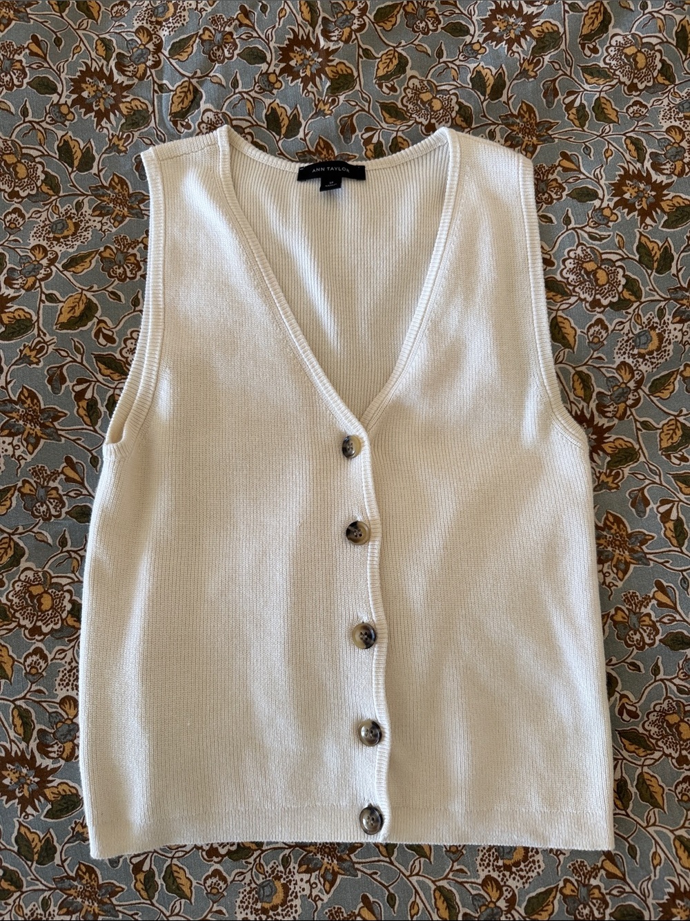 Ann Taylor White V-Neck Knit Vest
